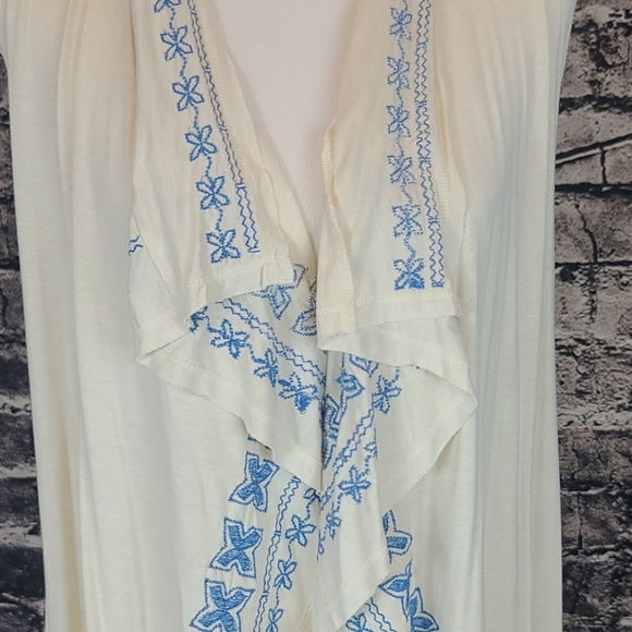 Cover up - Picture 2 of 3